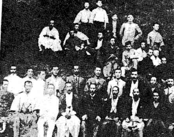 Group photograph with Hanashiro&nbsp;Chōmo